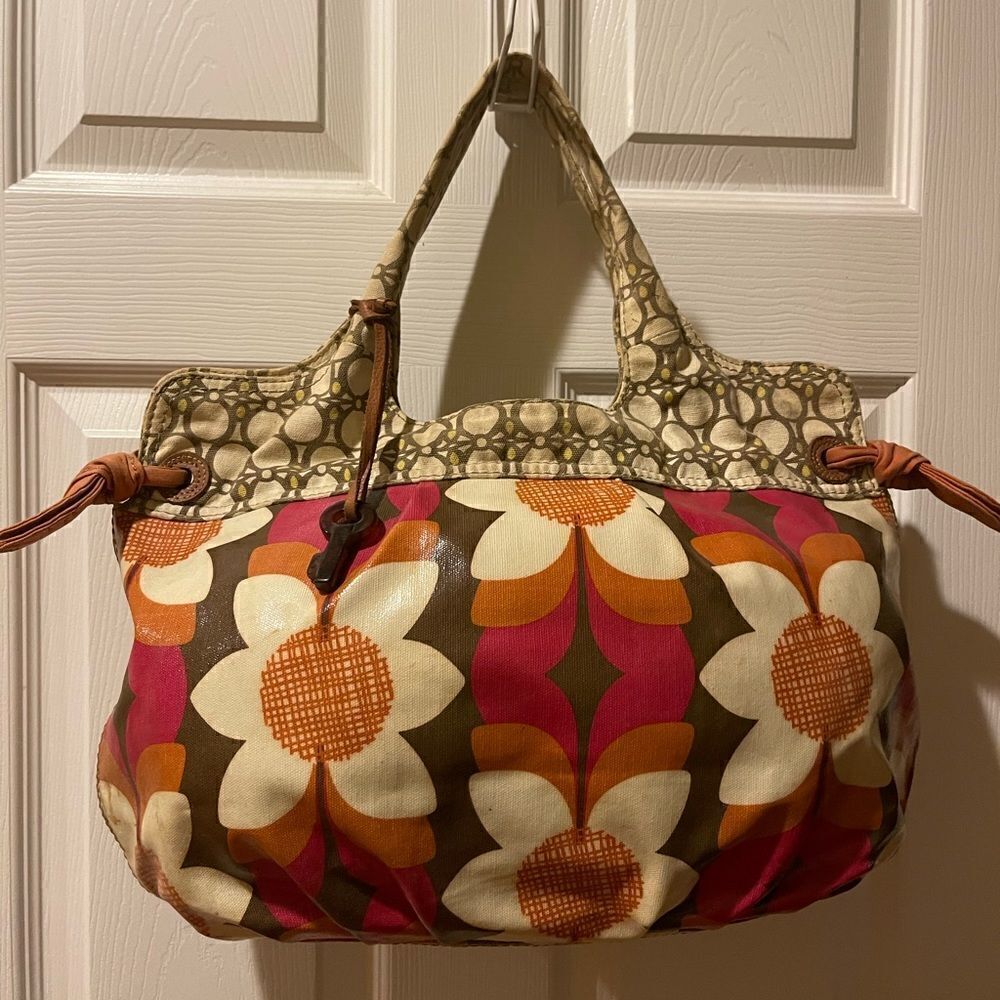 Fossil Key-Per Coated Canvas Floral Large Tote Bag With Key top magnetic closure